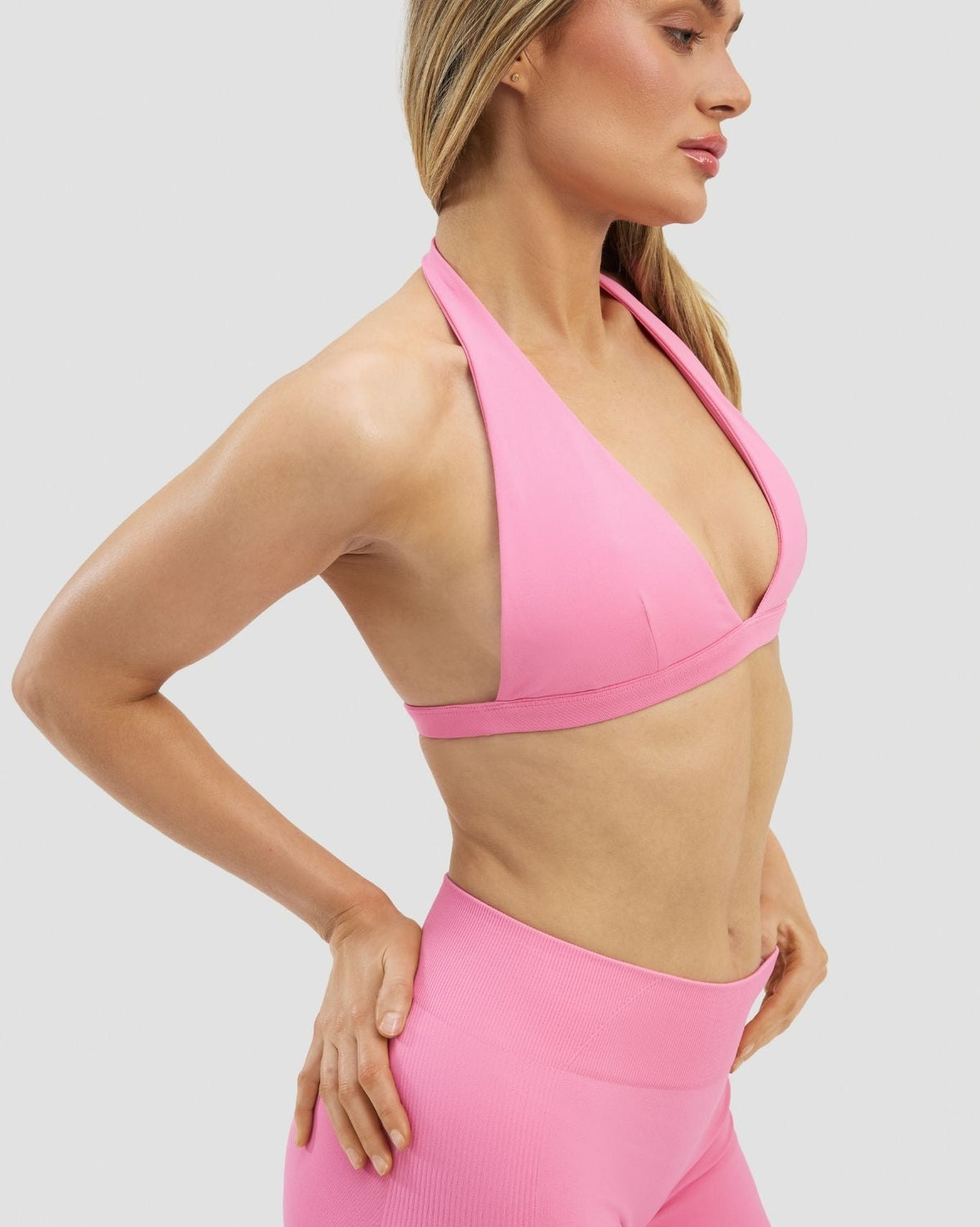 Elevate™ Sculpting Seamless V-Neck Halter Bra | Bubble Pink