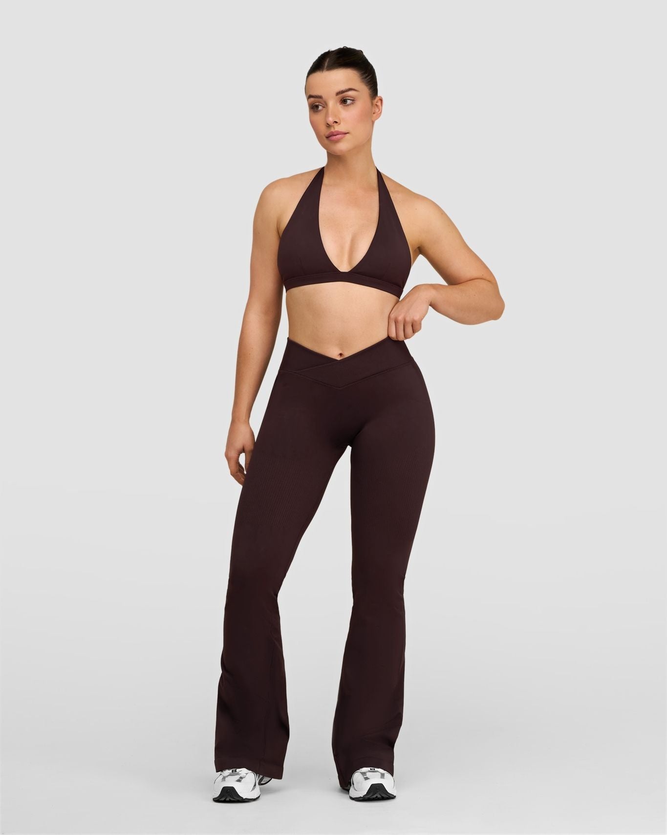 Elevate™ Sculpting Mid V-Waist Scrunch Flare | Coffee