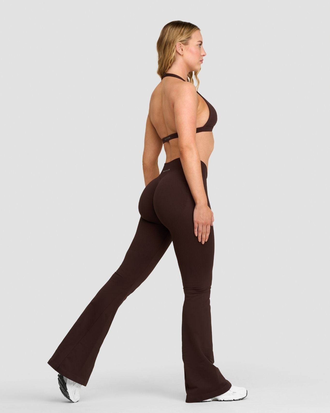 Elevate™ Sculpting Mid V-Waist Scrunch Flare | Coffee