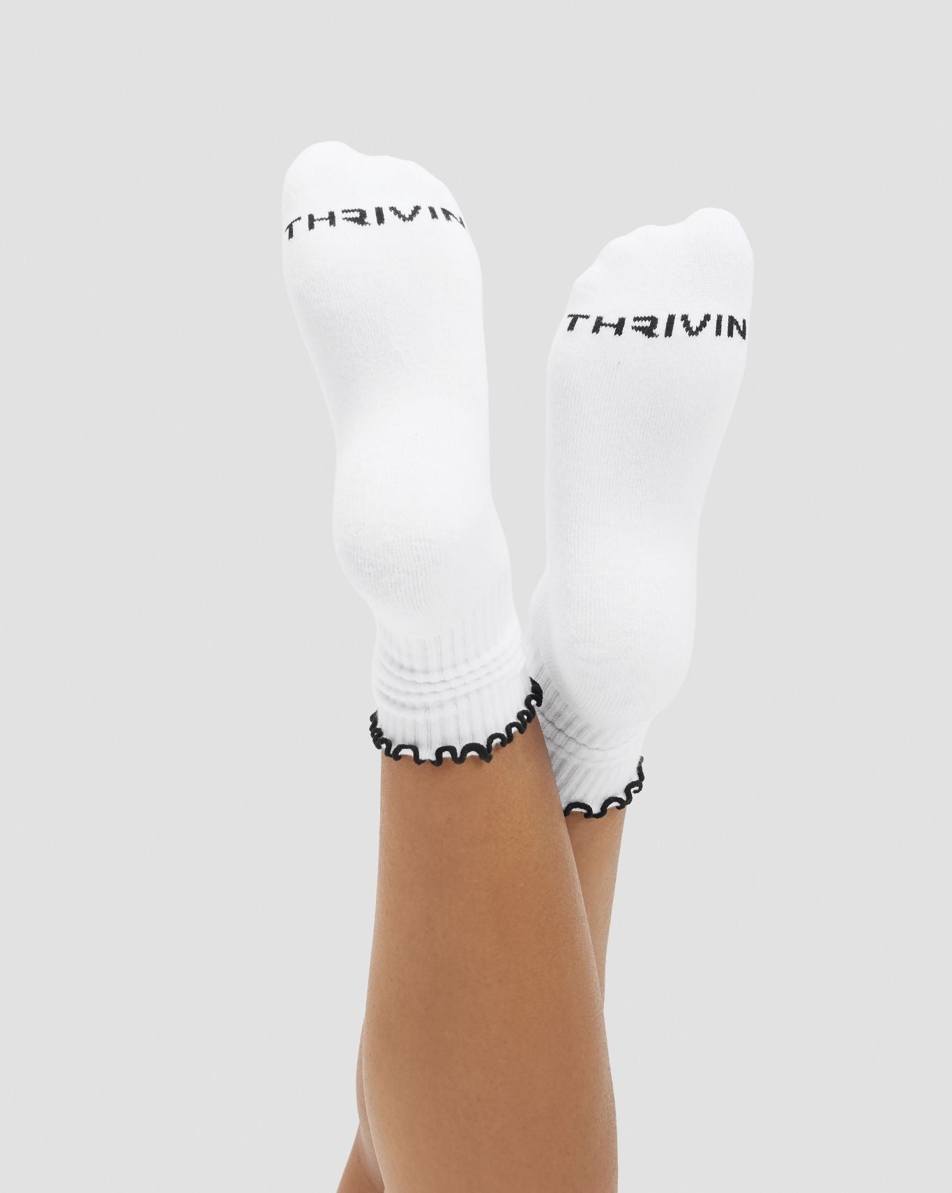 THRIVIN Frill Ruffle Socks | Night Black