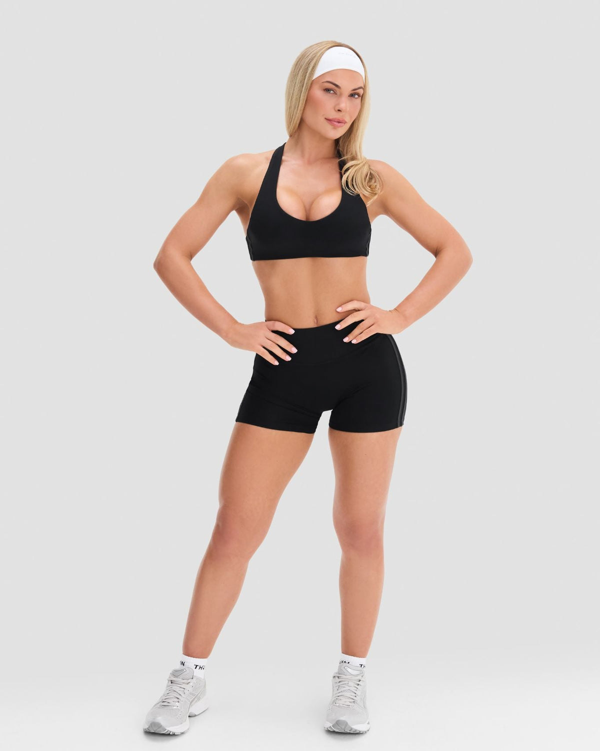 Essence Mid Waist 4" Stripe Short | Night Black