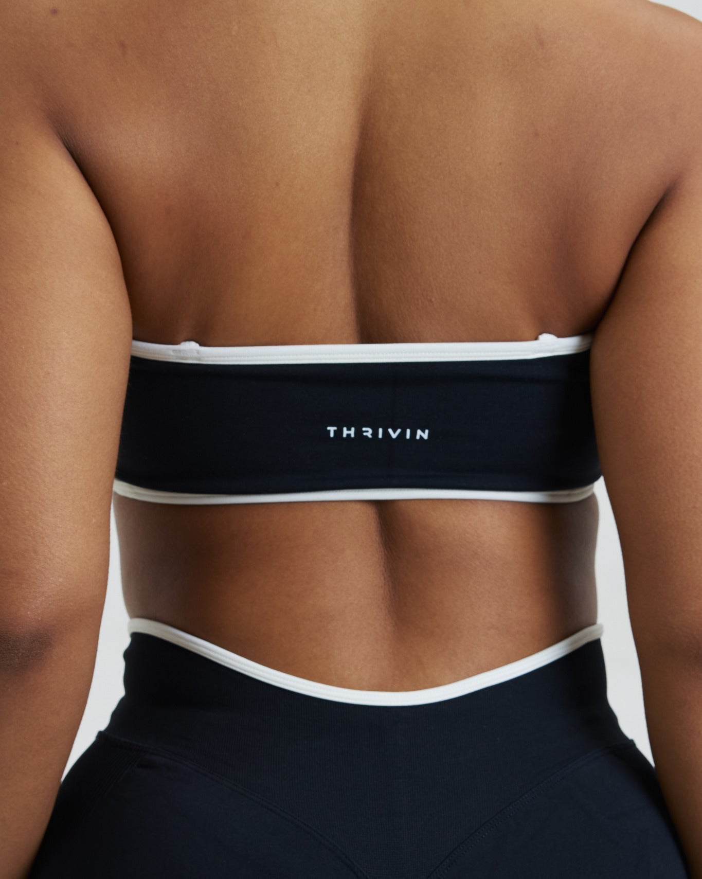 Elevate™ Outline Bandeau Bra | Night Black