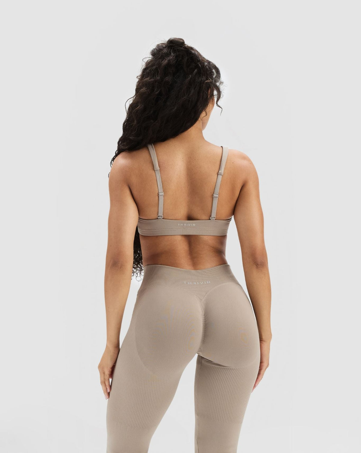 Elevate™ Sculpting Medium Impact Multiway Bra | Latte