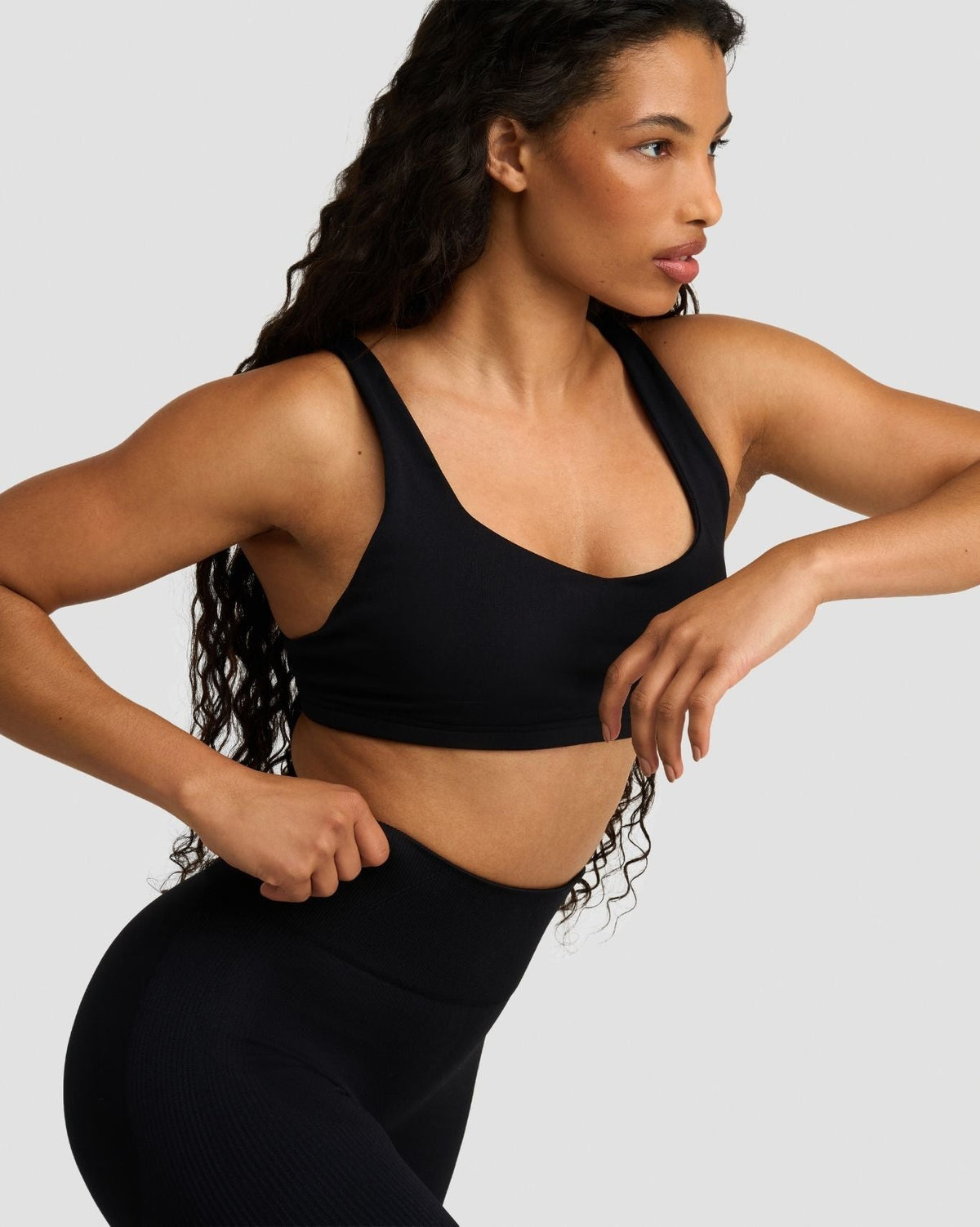 Elevate™ Sculpting Medium Impact Multiway Bra | Night Black