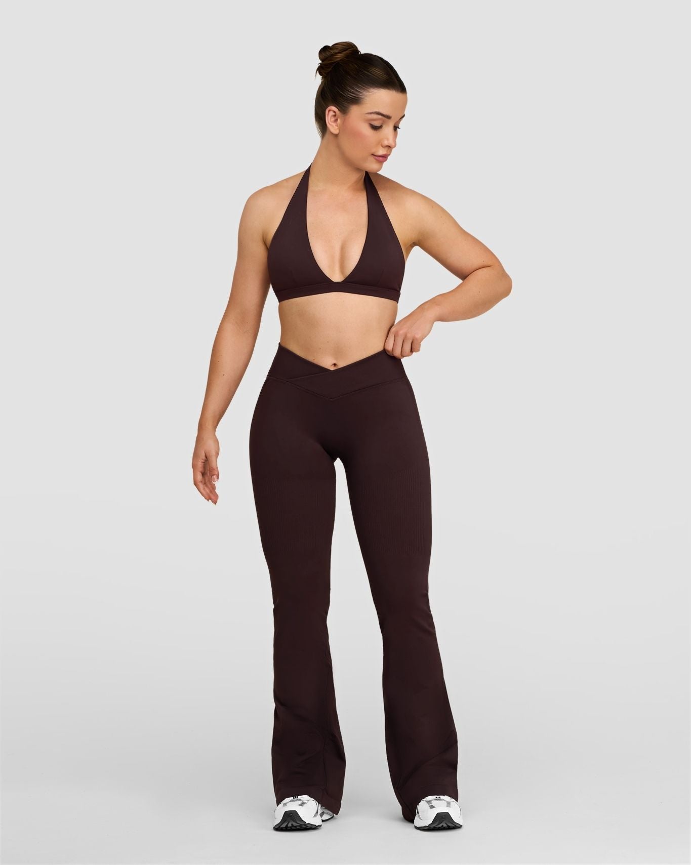 Elevate™ Sculpting Mid V-Waist Scrunch Flare | Coffee