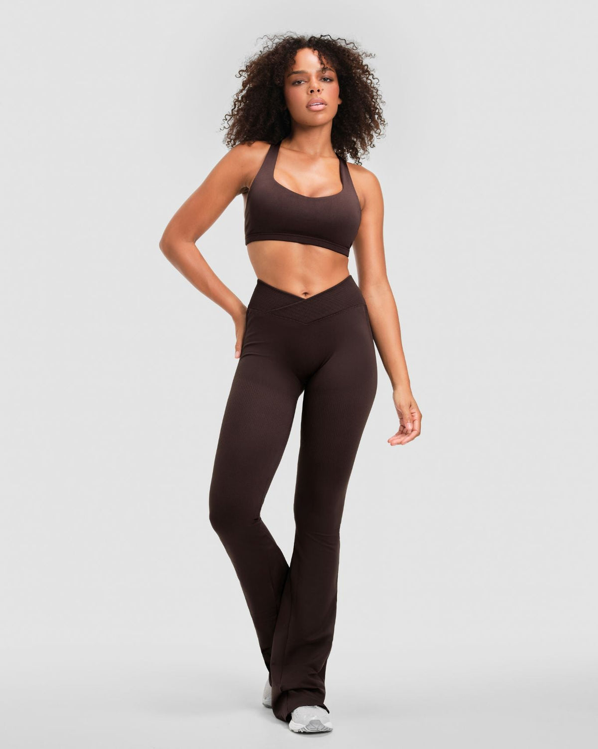 Elevate™ Sculpting Mid V-Waist Flare Leggings | Coffee