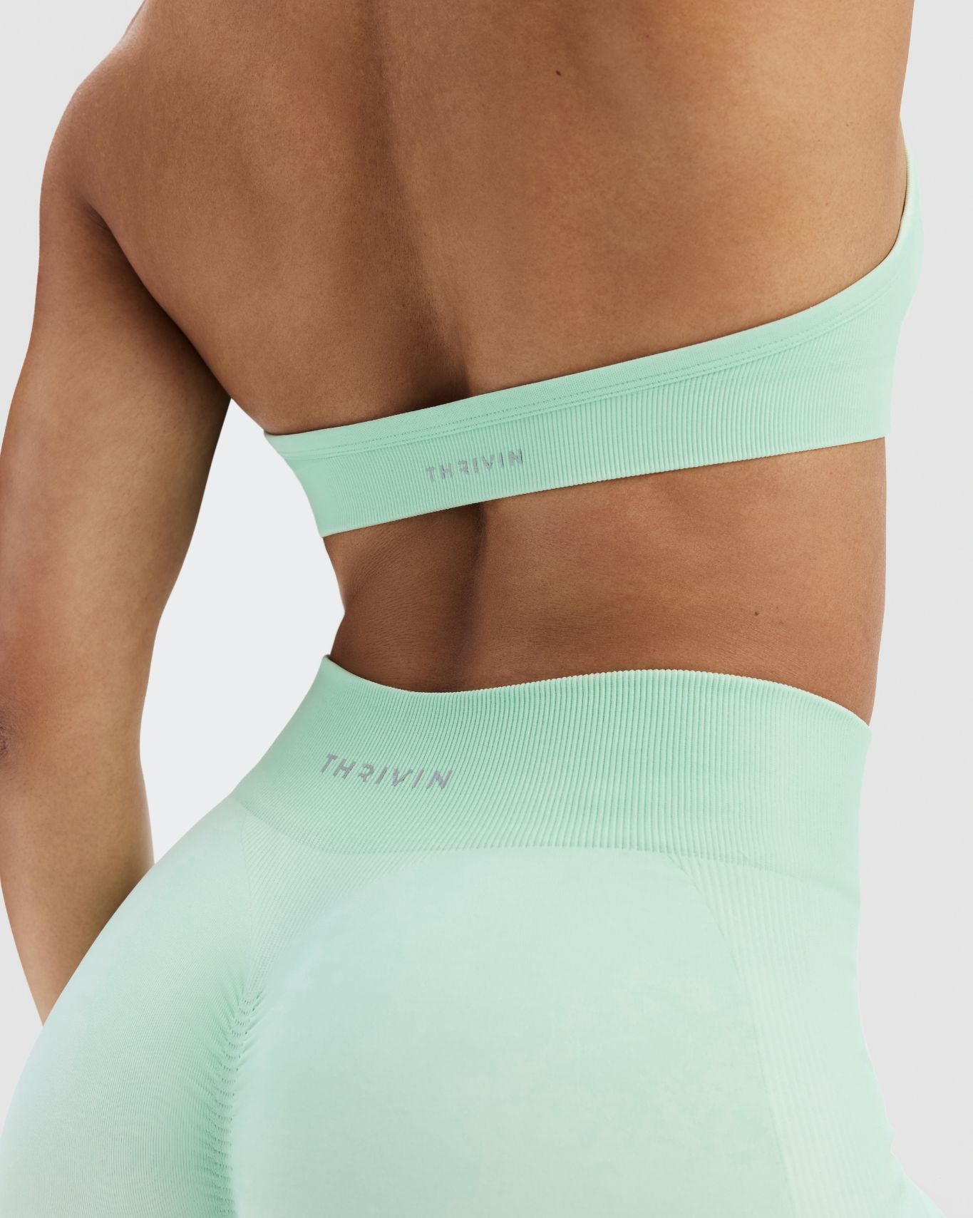 Elevate™ Sculpting Seamless Adjustable Halter Bra | Mint Julep