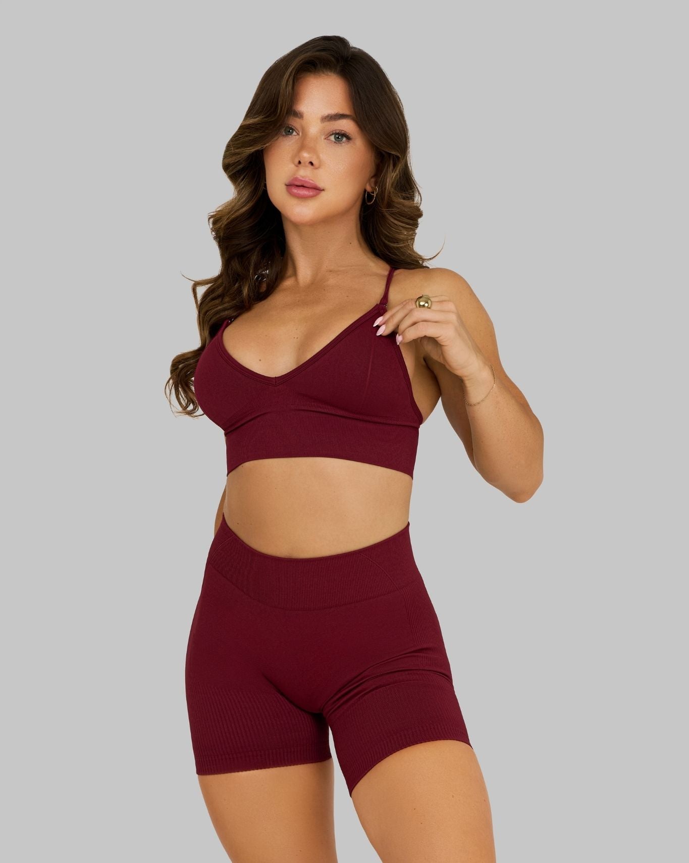 Katja is 163cm and wears a size XS.