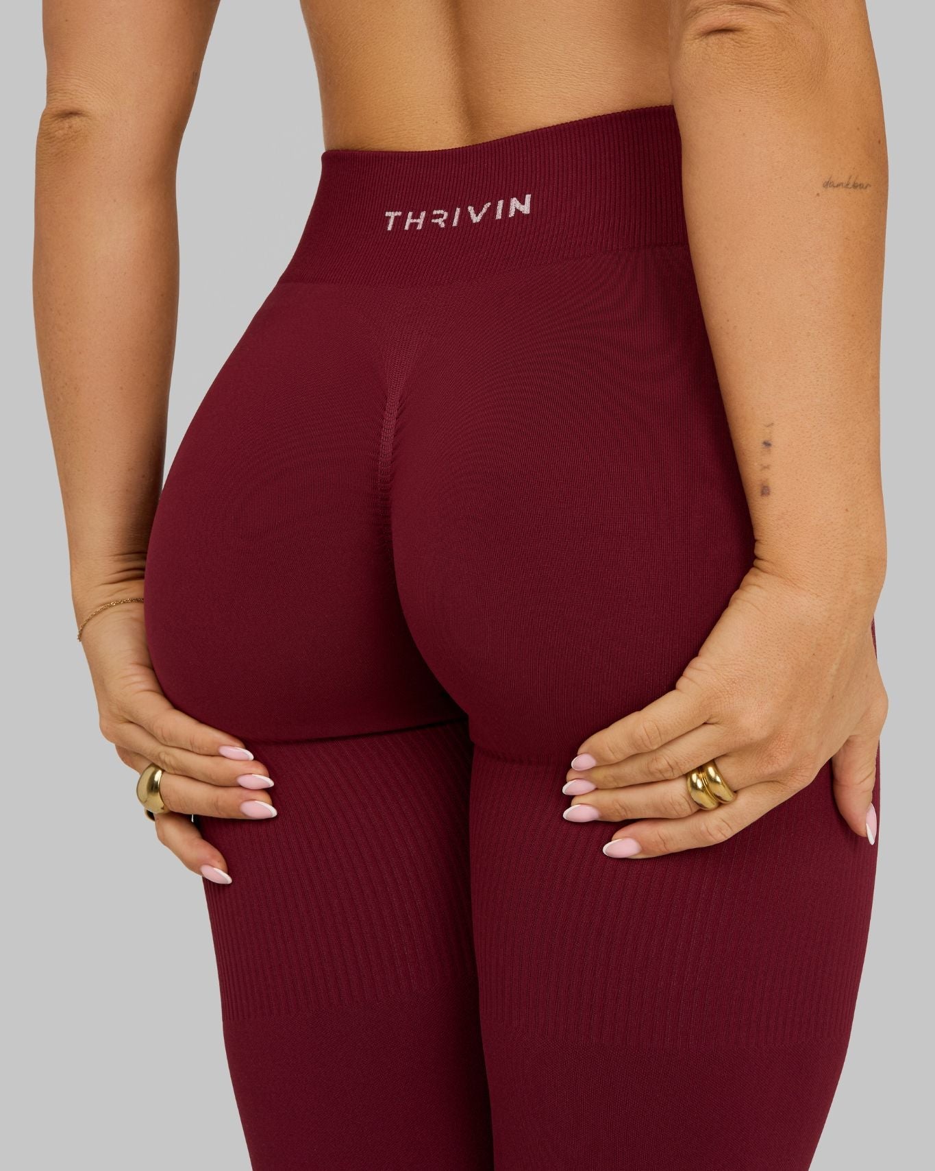 Elevate™ Sculpting Mid Waist Scrunch Leggings | Curve‑Enhancing Fit
