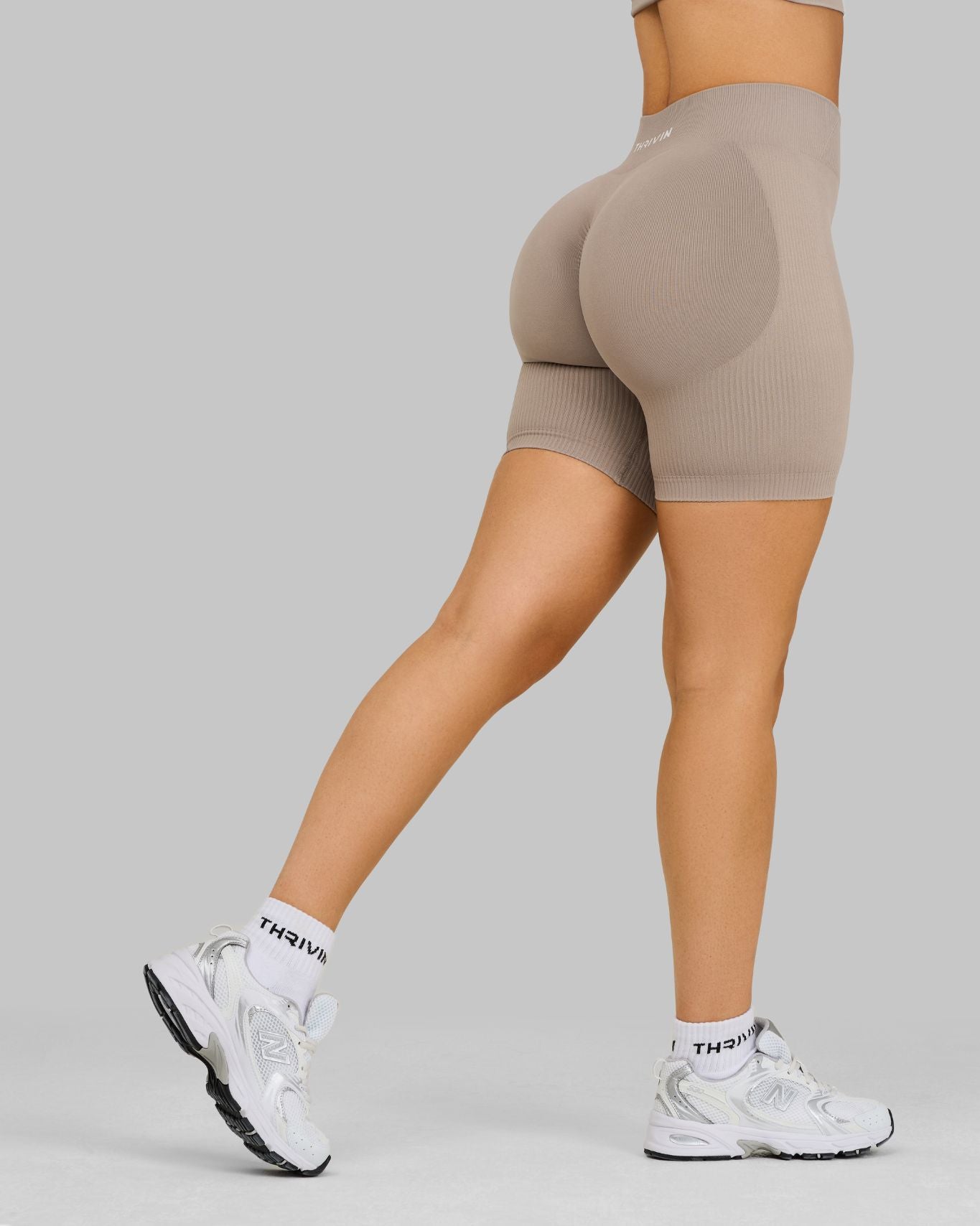 Alex is 165cm and wears a size S.