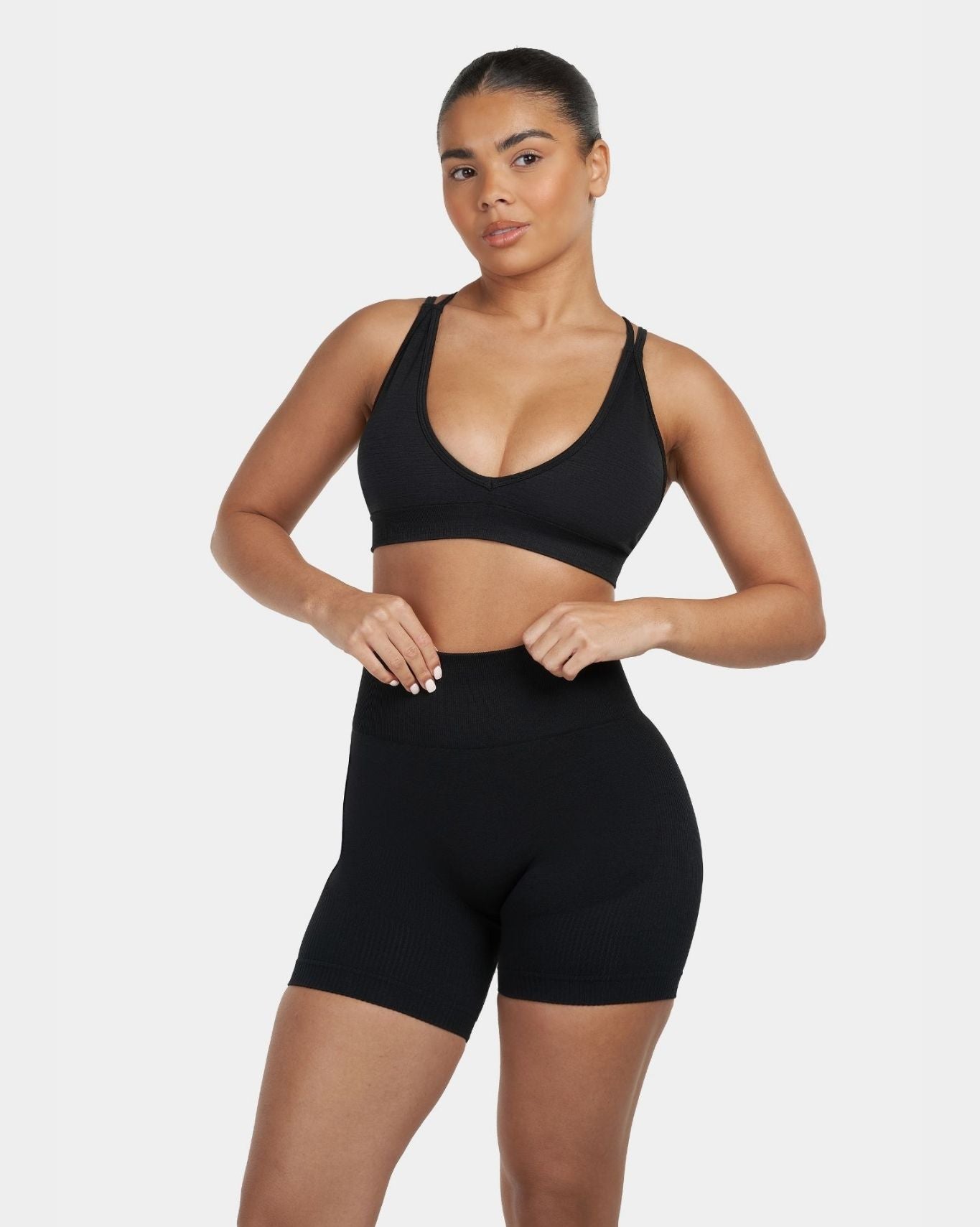 V-Neck Sculpt Seamless Bra | Night Black