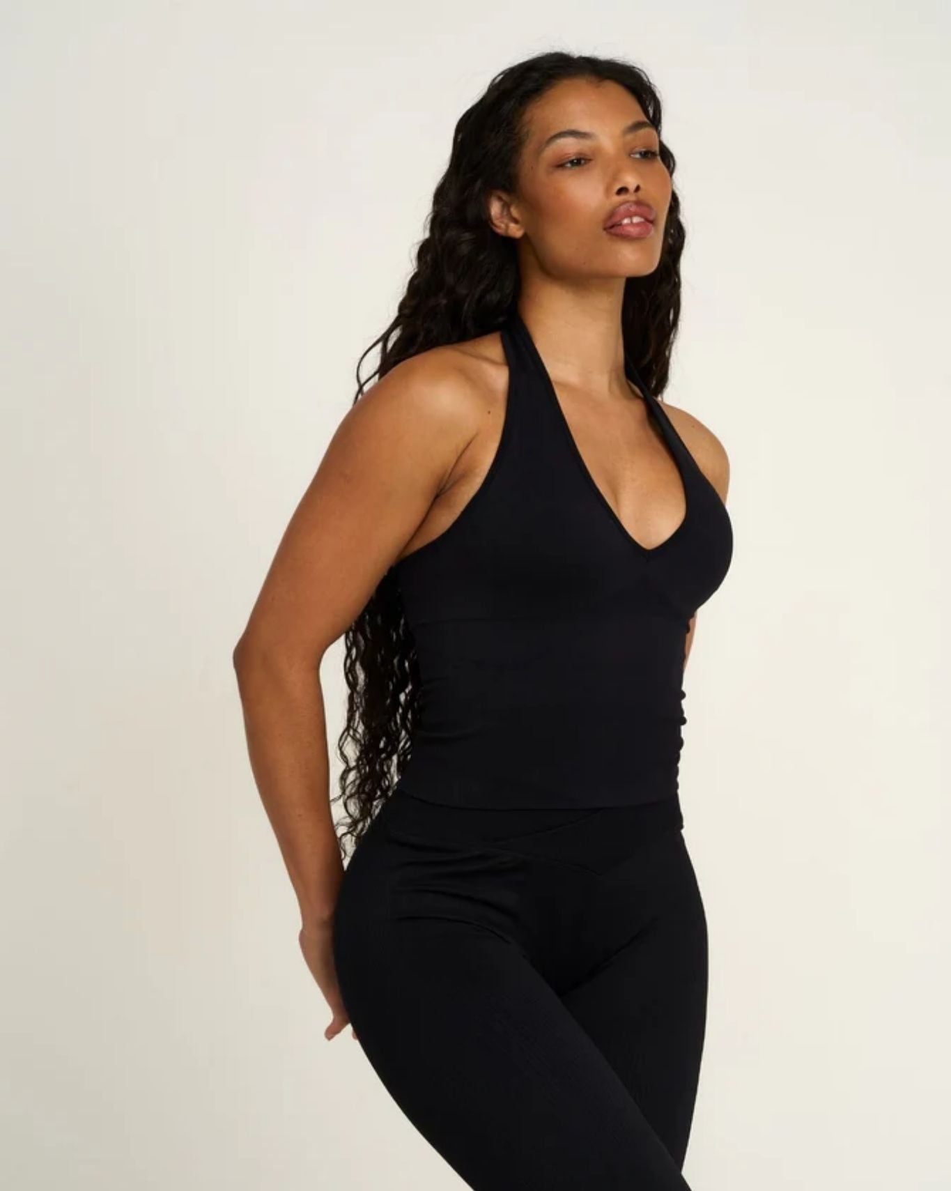 Elevate™ Sculpting Seamless Halterneck Top | Night Black