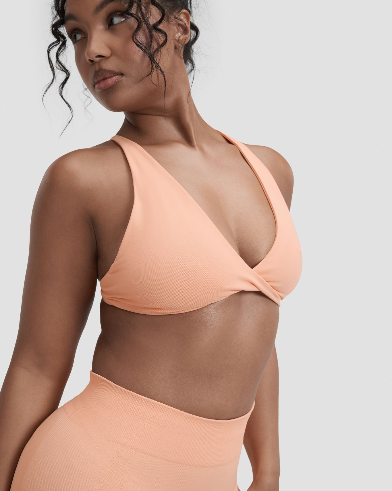 Elevate™ Sculpting Seamless Twisted Bra | Melon Ice
