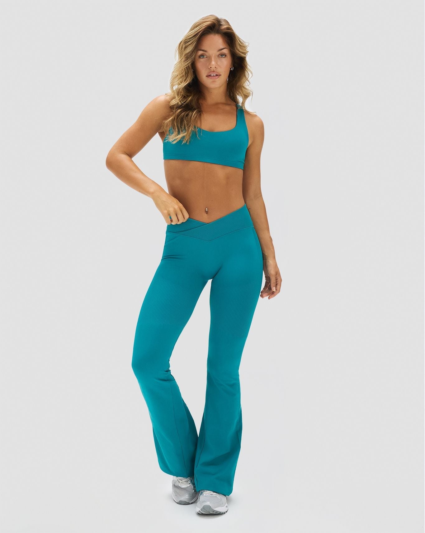 Elevate™ Sculpting Mid V-Waist Flare Leggings | Harbor Blue