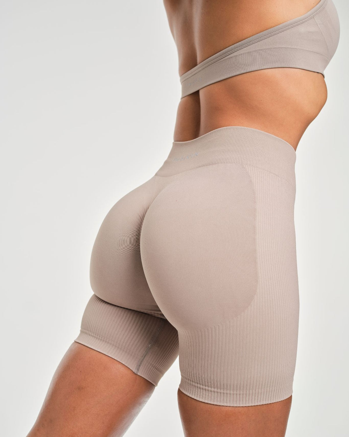 Elevate™ Sculpting Mid Waist Scrunch Shorts | Latte