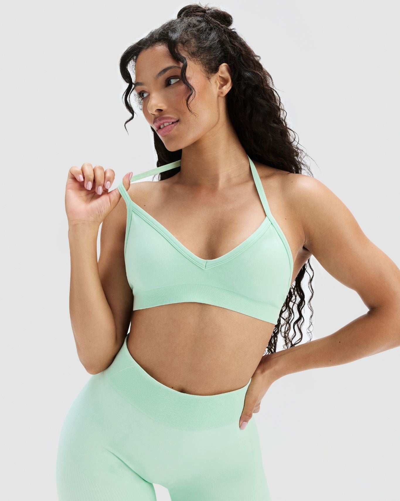 Elevate™ Sculpting Seamless Adjustable Halter Bra | Mint Julep