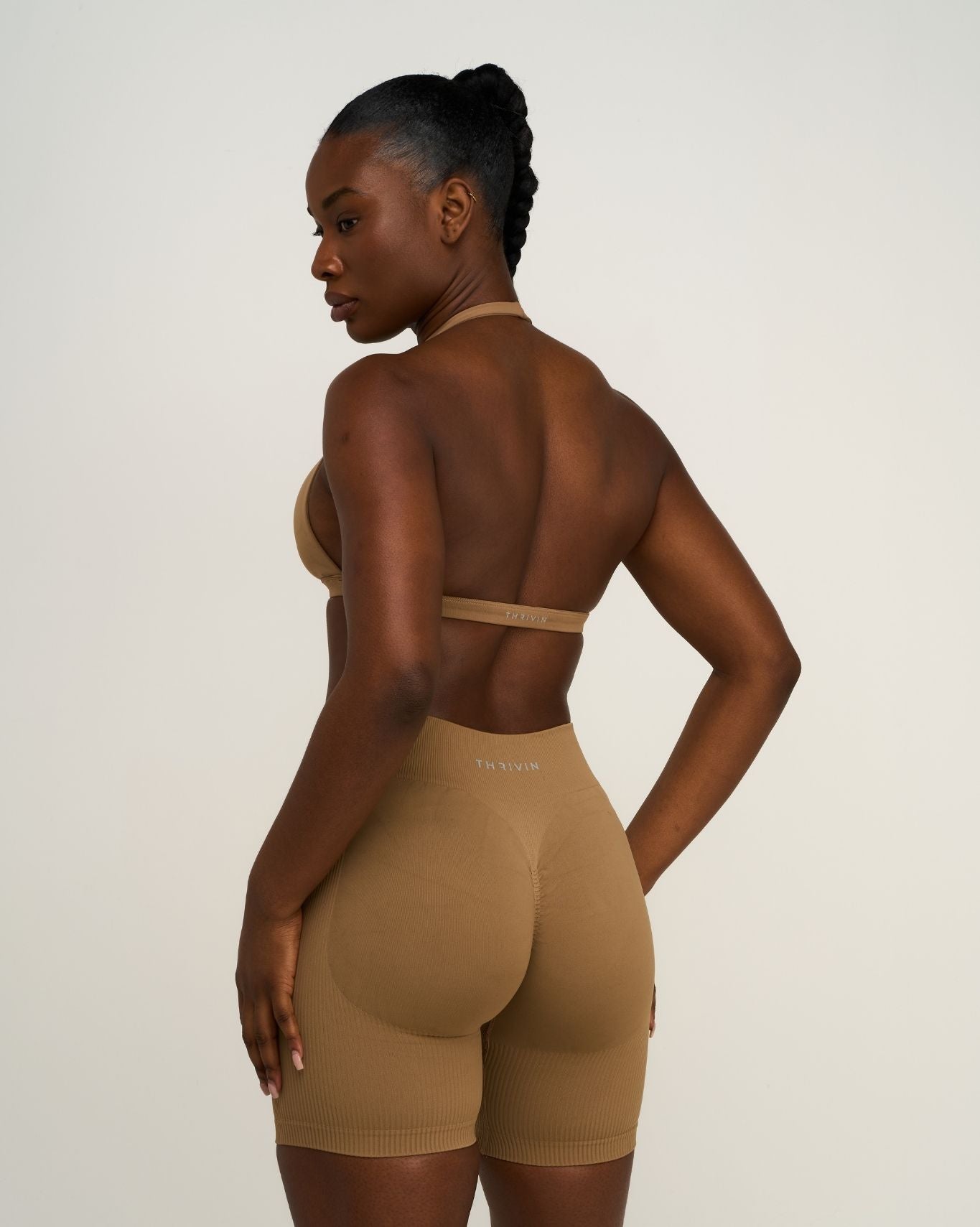 Elevate™ Sculpting Seamless V-Neck Halter Bra | Toffee