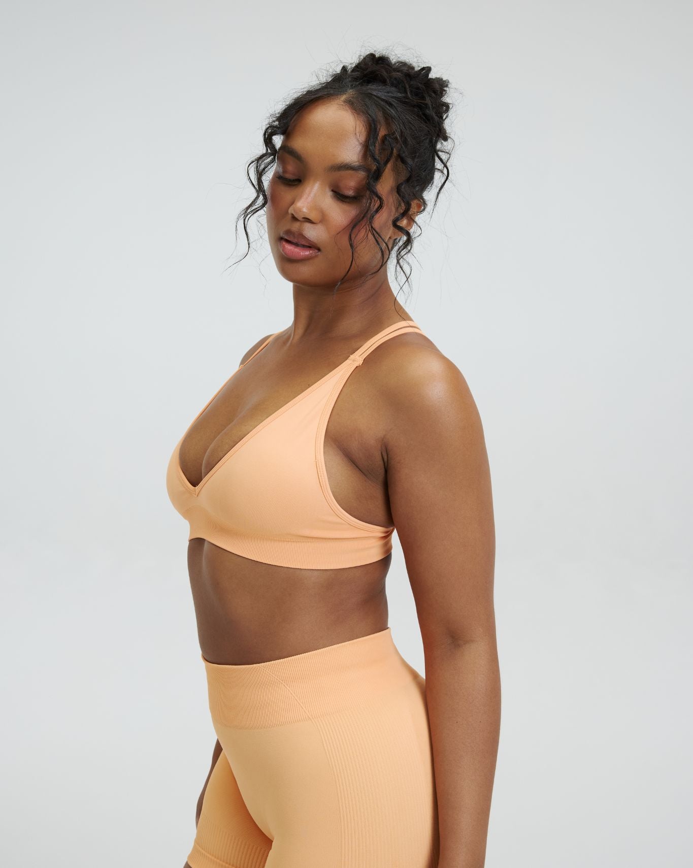 Elevate™ Sculpting Seamless High Apex Bra | Melon