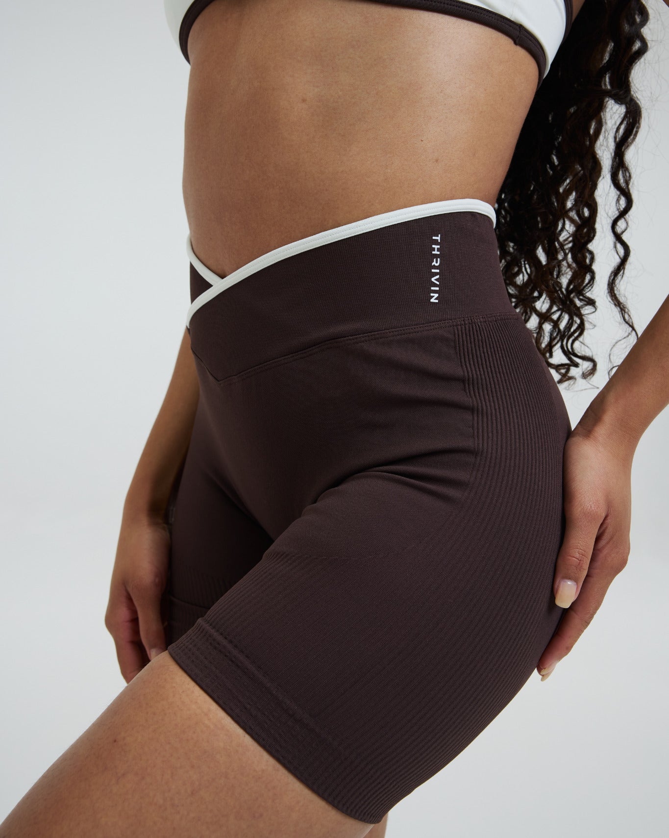 Elevate™ Outline Short Scrunch Shorts | Coffee