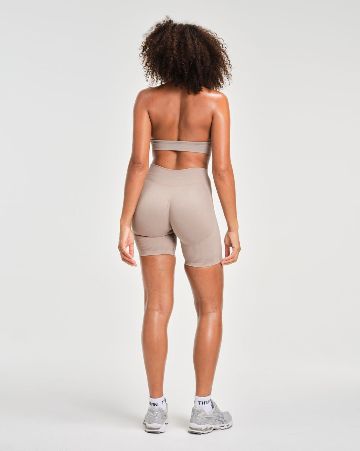 Elevate™ Sculpting Mid Waist Scrunch Shorts | Latte