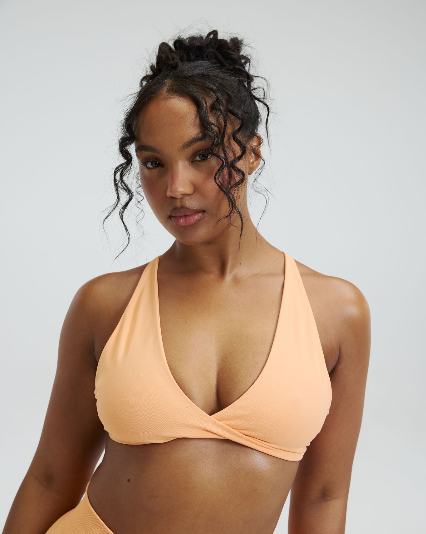 Elevate™ Sculpting Seamless Twisted Bra | Melon