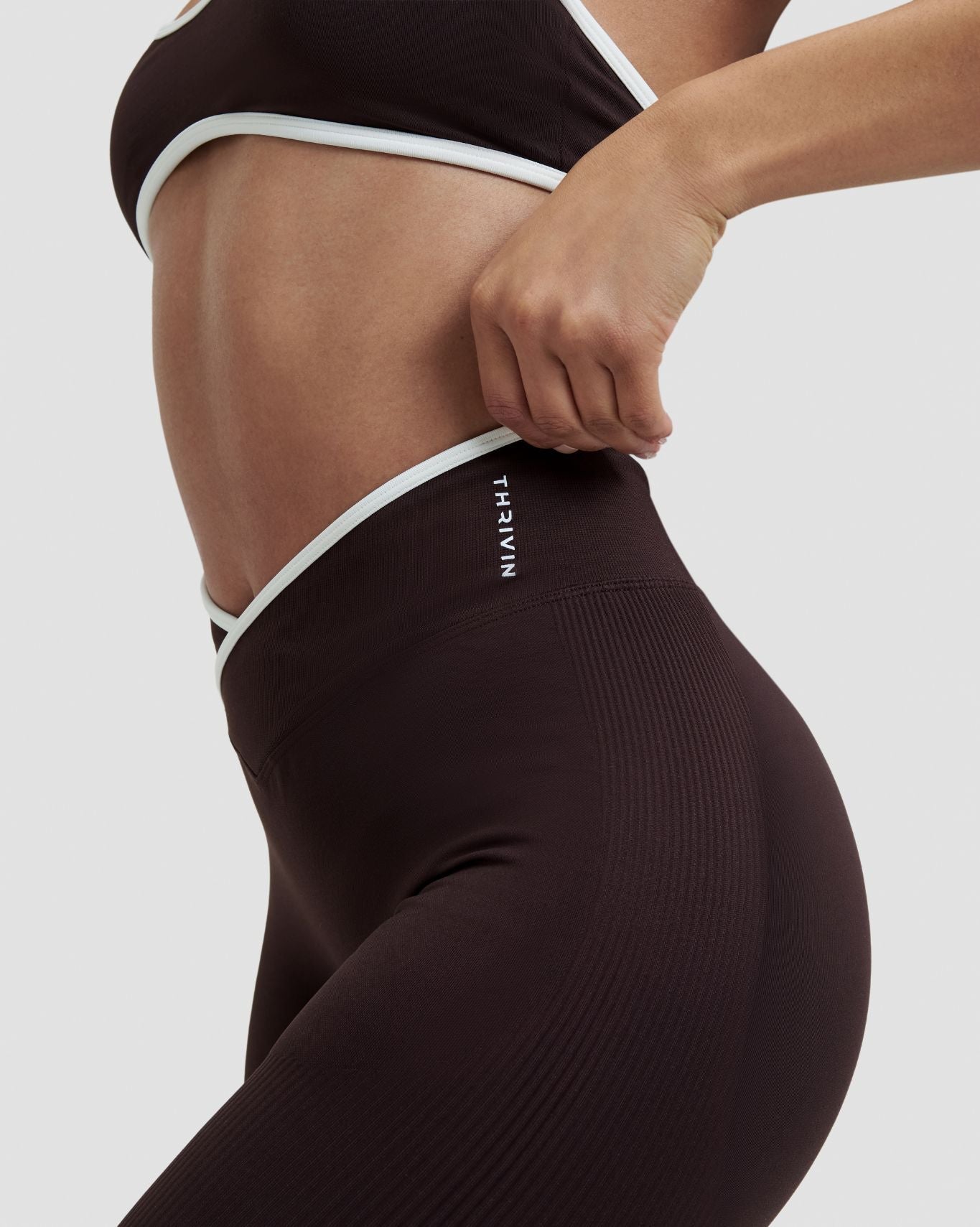 Elevate™ Outline V High Waist Leggings | Coffee