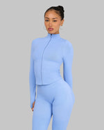 Lottie is 160 cm and wears a size XS.
