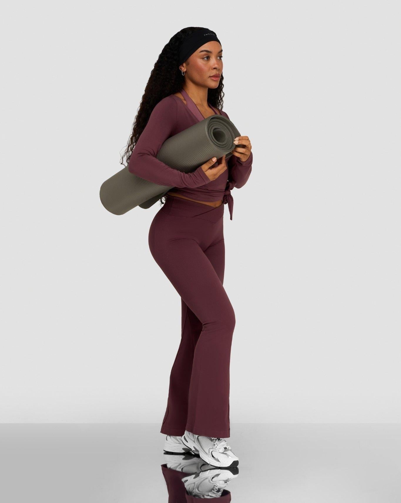 Elevate™ Sculpting Mid V-Waist Flare Leggings | Dark Mauve