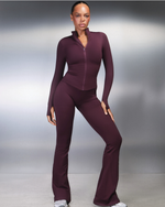Elevate™ Sculpting Mid V-Waist Flare Leggings | Winter Plum